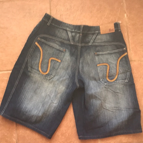 Shorts - Picture 2 of 2